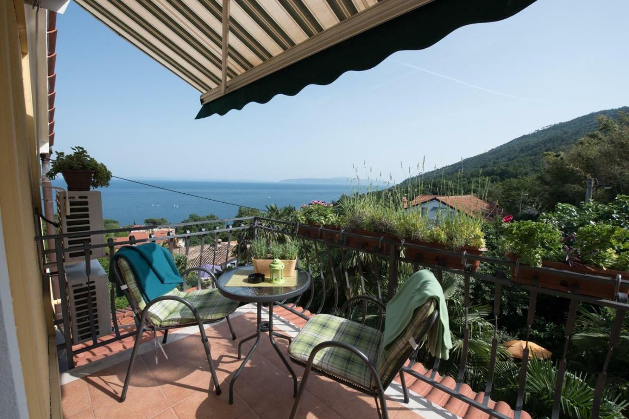 Apartments Villa Zara Lovran Exterior photo